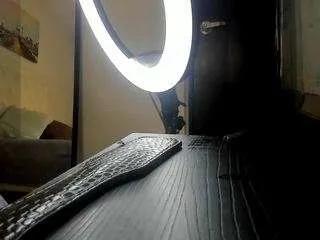 Freechat cocoqueenn on CamSoda