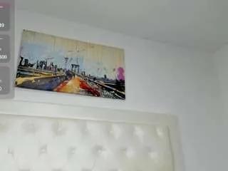 Freechat cocoqueenn on CamSoda