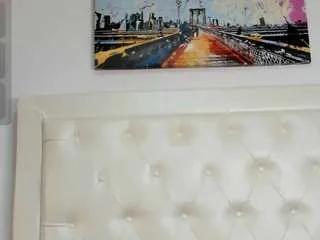 Freechat cocoqueenn on CamSoda