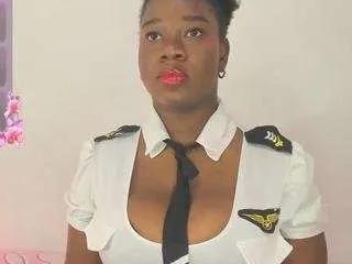 Freechat creamy-brunette on CamSoda