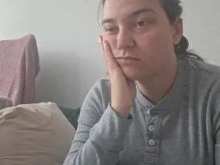 Freechat cyndeewinter on CamSoda