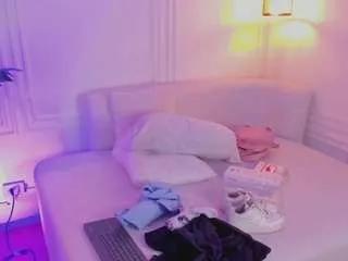 Freechat dafnne-hills on CamSoda