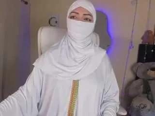 Freechat danaalabii on CamSoda