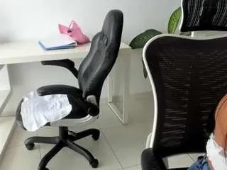 Freechat emilybrowm on CamSoda