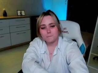 Offline emluna on CamSoda