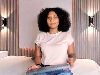 Offline emmaazc on CamSoda