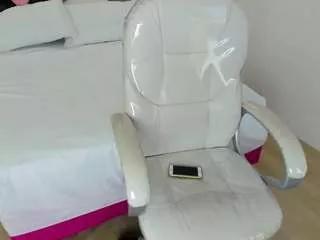 Offline emmarousel on CamSoda