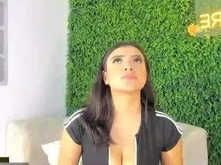 Offline emmily-z on CamSoda