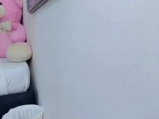 Freechat ginebra-ness on CamSoda