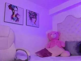 Freechat ginebra-ness on CamSoda