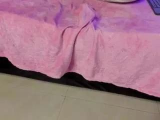 hellzel-moon on CamSoda