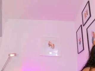 Offline hotiergirl on CamSoda