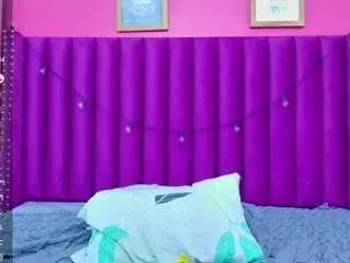 Offline hotiergirl on CamSoda