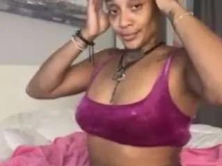 Offline iambaldheadbrittany on CamSoda