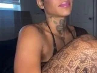 Offline iambaldheadbrittany on CamSoda