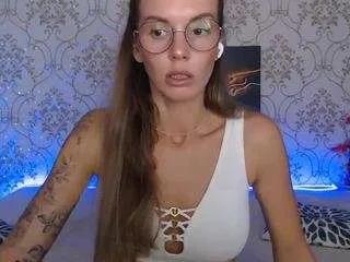 Freechat juldoll on CamSoda