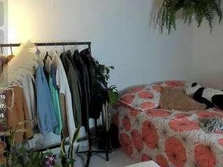 Offline julieta-cooper on CamSoda