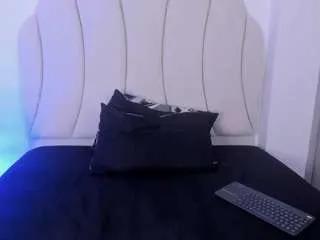 Freechat kaity-layne on CamSoda