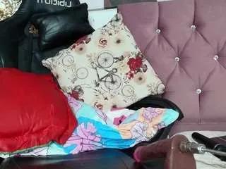 Freechat katyhanderson on CamSoda