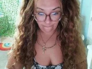 kinky-kris on CamSoda 