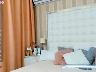 Offline kinkyofficee on CamSoda