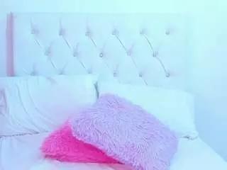 Offline leahcollins on CamSoda