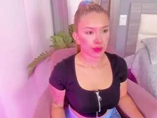 Freechat lexxie-bunny on CamSoda