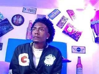 lili-and-breazer on CamSoda 