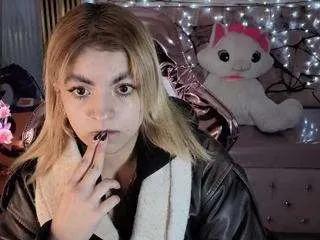 CamSoda lili-conor-s is Freechat lili-conor-s — Golden Ticket Show: fuck pussy (15 tokens per ticket)