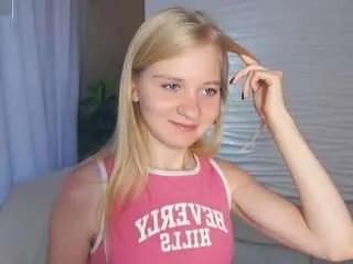 Offline lilianbalsam on CamSoda