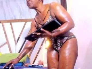 Freechat lola-hornei on CamSoda