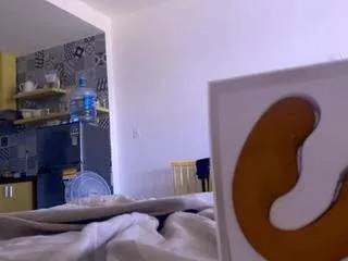 lolaspais on CamSoda 
