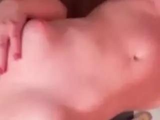 Offline lolazzzworld61 on CamSoda