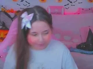 lolisuccub on CamSoda 