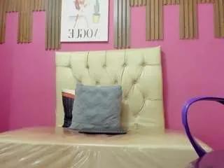 Offline luciaspear on CamSoda