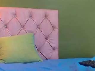 Offline luciaspear on CamSoda