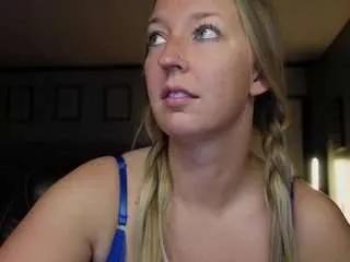 Freechat lucyallen4201 on CamSoda