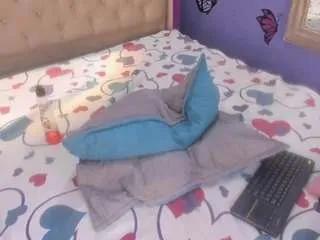 Offline madamedamn on CamSoda