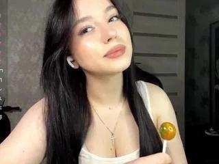 madelinebaker — Wet my top and make my nipples hard (every 50 tk = more water) [200 tokens remaining]