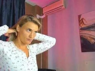 Offline mariellie on CamSoda