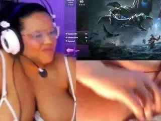 Offline mhia-rey on CamSoda