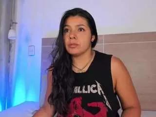 Freechat mia-daniels on CamSoda