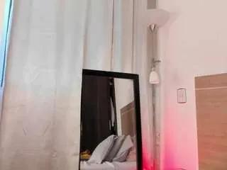 Freechat mia-daniels on CamSoda