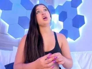 Freechat miiakay on CamSoda