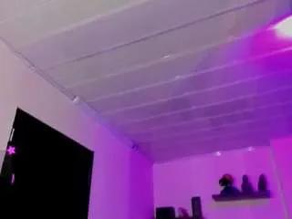 Freechat miiss-greyy on CamSoda