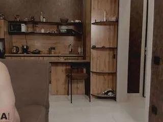 Freechat model-mike on CamSoda