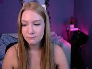 Offline playful-sophie on CamSoda