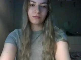 Offline rosiejune on CamSoda