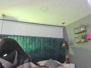 Offline roxyandsantis on CamSoda