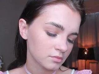 Freechat synne-g1ows on CamSoda